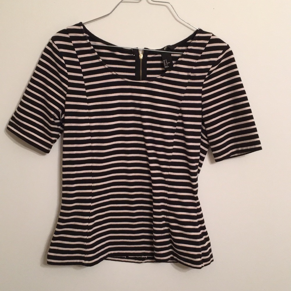 H&M striped quarter sleeve shirt
